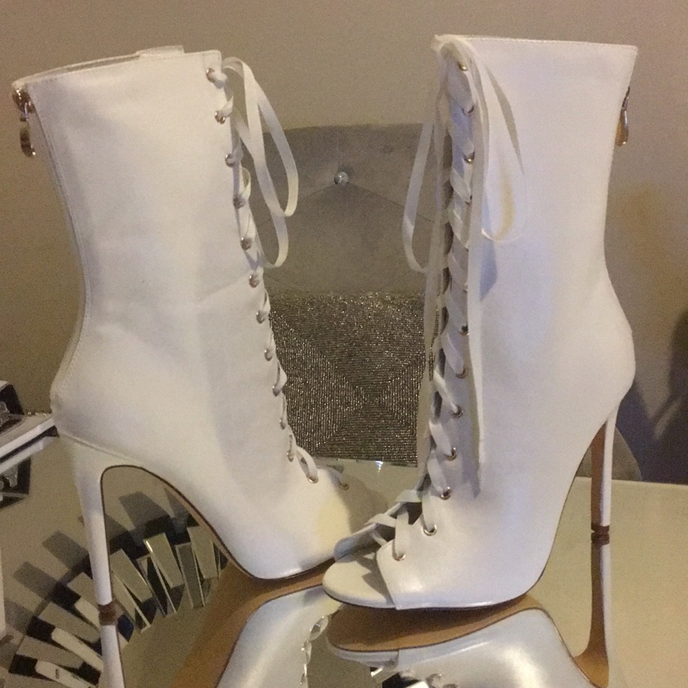 Front lace back zip up peep toe booties
